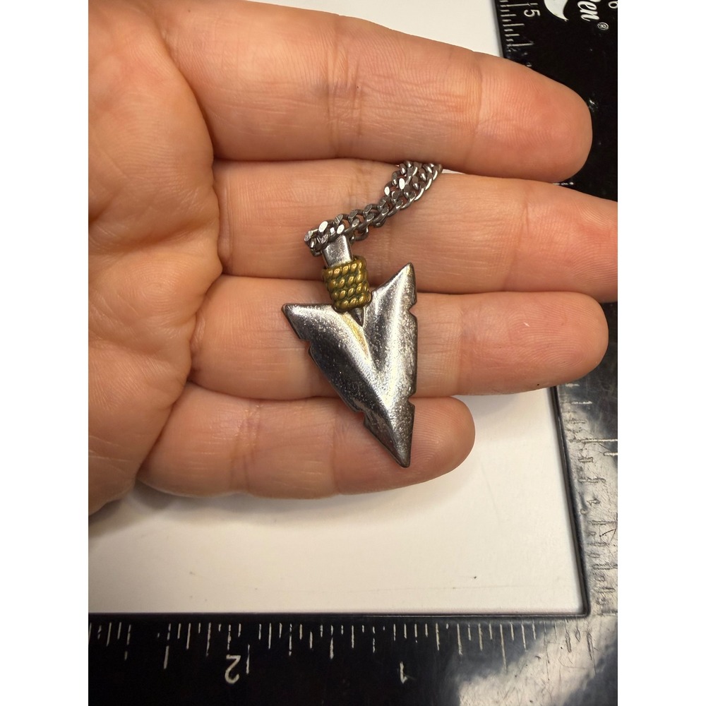 Silver Tone Arrowhead Pendant Necklace Gold Tone Rope Detail Curb Chain 18 Inch